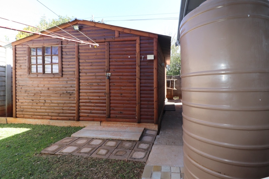 4 Bedroom Property for Sale in Flamwood North West